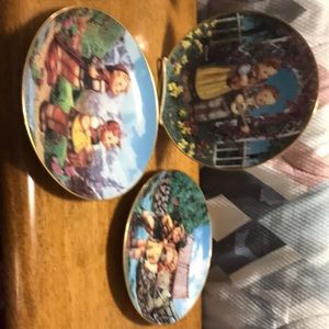 Amazing 6 piece set of The Danbury Mint 1991 M.j. Hummel collection of “ Little